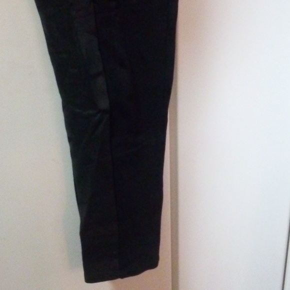 Woman's Pants - Picture 2 of 10